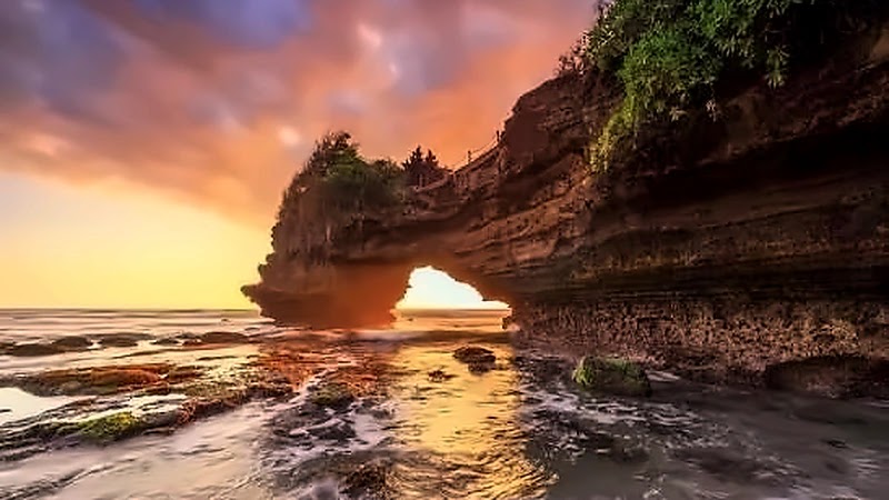 Pura Batu Bolong